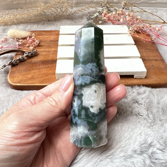 Gorgeous Moss Agate Tower - Picture 2 of 9